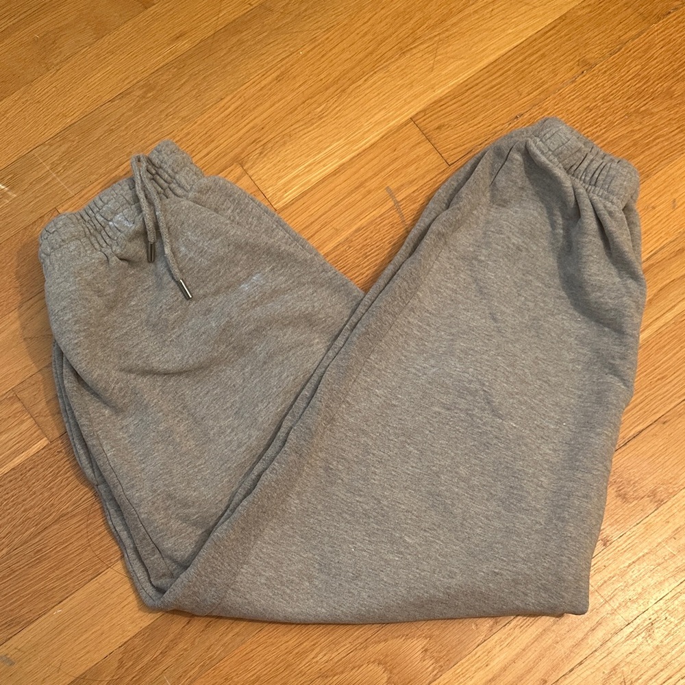 Gray Women Jogger Pants - 100% organic cotton, cold proof, great condition